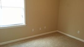 Gorgeous Newer Single Family Home in Louisville, KY (Photo 3 of 7)