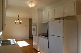 Updated! Enjoy Living in This Remodeled, Clean, and Well Mainta in Eugene, OR (Photo 9 of 12)