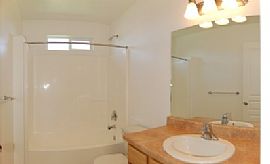 3 Bedroom, 2.5 Bathroom House For Rent in Syracuse in Syracuse, UT (Photo 2 of 8)