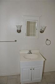 Charming Historical 3 Beds 1.5 Baths Cottage, Beautiful Hard Wo in Atlanta, GA (Photo 11 of 12)