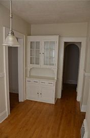 Charming Historical 3 Beds 1.5 Baths Cottage, Beautiful Hard Wo in Atlanta, GA (Photo 7 of 12)