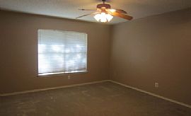Great 3 Bedroom 2 Bath Home in An Established Area on The North in San Antonio, TX (Photo 7 of 8)