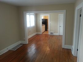 Updated, 2 Bedroom, One Bath Home on The S. Side of Des Moines  in Des Moines, IA (Photo 2 of 7)