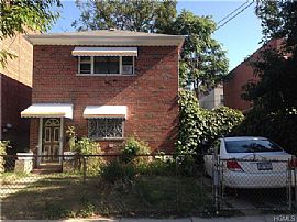 Single Family Home For Rent in Bronx, NY