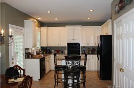  Wonderful 2-Story, 4 Bedroom / 2 1/2 Bathroom Home in Charlotte, NC (Photo 2 of 3)