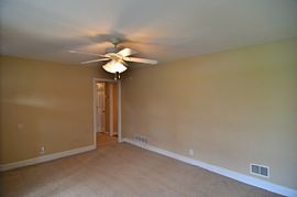  Cute 3 Bedroom, 2 Bath Brick Ranch Style Home in The Rosewood  in Columbia, SC (Photo 2 of 7)