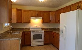 Beautiful 3 Bed 2.5ba Single Family Home in Beautiful and Crime in Nashville, TN (Photo 2 of 7)