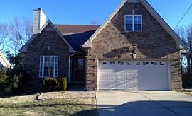 Beautiful 3 Bed 2.5ba Single Family Home in Beautiful and Crime in Nashville, TN (Photo 3 of 7)