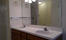 Beautiful 3 Bed 2.5ba Single Family Home in Beautiful and Crime in Nashville, TN (Photo 7 of 7)