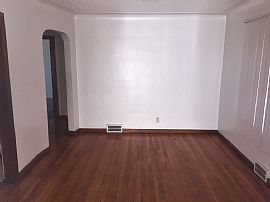 Super Neat and Clean 3 Bedroom 2 Bathroom Bungalow Style Home. in Detroit, MI (Photo 6 of 9)