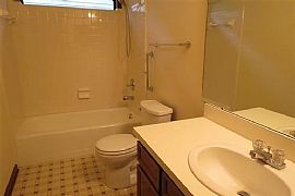 Spaciousandwonderful 3 Greatrooms, 2 Baths Single Family in Tallahassee, FL (Photo 9 of 12)