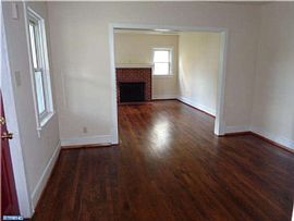 This Beautiful 3 Bedroom in Claymont, DE (Photo 2 of 9)