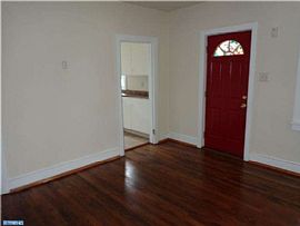 This Beautiful 3 Bedroom in Claymont, DE (Photo 4 of 9)