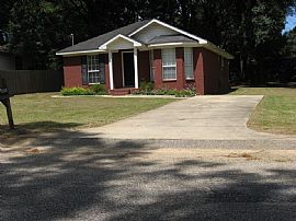 All-Electric 3 Bedroom/2 Bath with Gorgeous Cabinets in Mobile, AL (Photo 2 of 11)