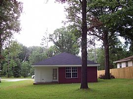 All-Electric 3 Bedroom/2 Bath with Gorgeous Cabinets in Mobile, AL (Photo 6 of 11)