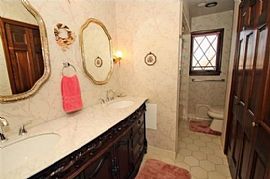 4 Bedrooms and 3.5 Bathrooms This Home Is in The Jpsteven Schoo in Edison, NJ (Photo 5 of 6)