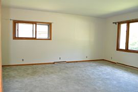 Spacious 3 Bedroom and 2 Bathroom House Located in West Joliet. in Joliet, IL (Photo 2 of 7)