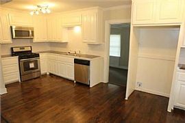 Absolutely Gorgeous 3/2 with All New Refinished Hardwoods in Jackson, MS (Photo 2 of 5)