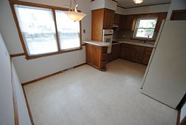 This Cozy Ranch Style Home Is Situated on a Large Lot in Chicago, IL (Photo 4 of 5)