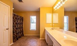 Awesome 3 Bed 2.5 Bed, Spacious Single Family Home in Austin, TX (Photo 6 of 7)