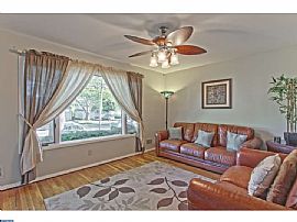 Well Maintained Colonial Cape in Yardville in Hamilton, NJ (Photo 2 of 7)