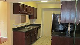 2 Bedrm.2 Bath Condo Near Quail Springs Mall in Oklahoma City, OK (Photo 4 of 12)