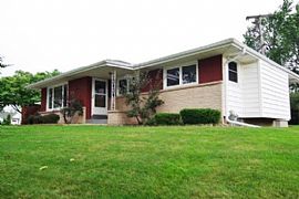 Clean, Well Cared For Ranch. Generous Living Room. Large Kitche in Milwaukee, WI