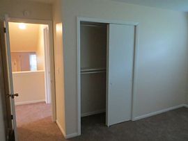 Enjoy This Modern 3bed/1.5 Bath Elgin Home in Elgin, IL (Photo 3 of 10)