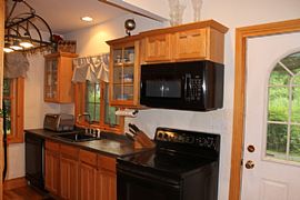 Completely Updated Beautiful Home in Sought After Oronoque Sect in Stratford, CT (Photo 5 of 6)