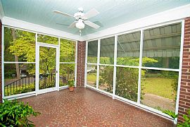 Beautifully Maintained Mid-Century Home in Historic Earlewood. in Columbia, SC (Photo 2 of 7)