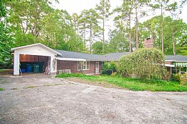 Beautifully Maintained Mid-Century Home in Historic Earlewood. in Columbia, SC (Photo 7 of 7)