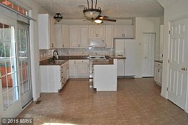 Lightly Lived-In Home Ready to Go! in Annapolis, MD (Photo 2 of 7)