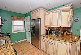 Absolutely Awesome Ranch on a Dead End Street in South Colonie in Colonie, NY (Photo 4 of 7)