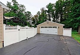 Absolutely Awesome Ranch on a Dead End Street in South Colonie in Colonie, NY (Photo 7 of 7)