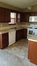 Spacious 4bedroom and 3 Bath Full Finished Basemen in Wichita, KS (Photo 3 of 8)