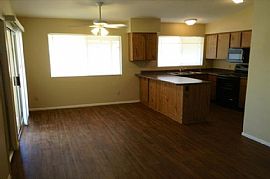Immaculate and Cute 4 Bed 2 Baths in a Quiet Neighborhood in Phoenix, AZ (Photo 2 of 9)