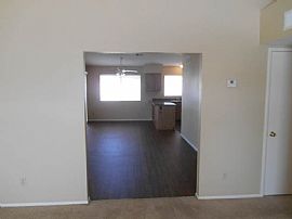 Immaculate and Cute 4 Bed 2 Baths in a Quiet Neighborhood in Phoenix, AZ (Photo 3 of 9)