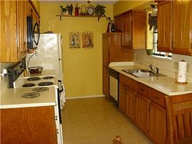 Great Floor Plan ! Good Size Living Area For Comfort of Living  in Fort Worth, TX (Photo 3 of 7)