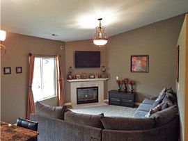 Welcome to This Fully Updated 1,899 Sqft 3bdrm Rambler in Puyallup, WA (Photo 5 of 10)