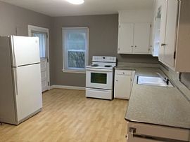 His 3 Bedroom, 2 Bathroom Is in Good Condition and Has Just Had in Marquette, MI (Photo 2 of 8)