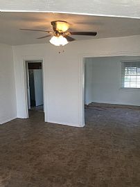 Large Renovated 3 Bedroom / 1 Bath Home For Rent. in Jacksonville, FL (Photo 2 of 11)