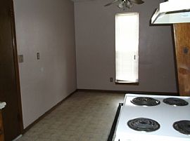 3 Bed, 1 1/2 Bath, 2 Car Garage on Corner Lot with Fenced in Ba in Oklahoma City, OK (Photo 8 of 9)