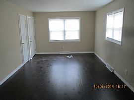  You Will Not Find a Nicer House to Rent in This Neighborhood!  in Columbus, OH (Photo 3 of 11)