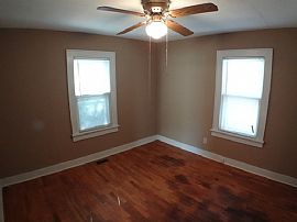 This Rental Consists of a Living Room, 3 Bedrooms, in Wichita, KS (Photo 3 of 10)