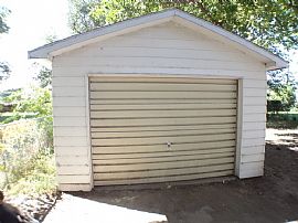 This Rental Consists of a Living Room, 3 Bedrooms, in Wichita, KS (Photo 6 of 10)