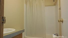 Beautiful 3 Bed, 2 Bath in Jacksonville, FL (Photo 5 of 10)