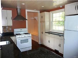 8 Southwest Dr Move Right in to This Adorable and Meticulously  in Stamford, CT (Photo 4 of 4)