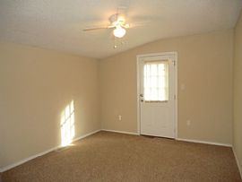 Nice 3 Bedroom Brick Ranch with 2.5 Bathrooms in Peach Orchard, GA (Photo 7 of 9)
