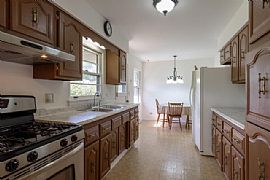 1025 Catalpa Ln Amazing Location in The Sought After West  in Naperville, IL (Photo 5 of 6)