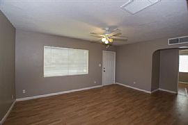 Nice 3 Bed / 2 Bath Home in Mesa! in Mesa, AZ (Photo 2 of 9)